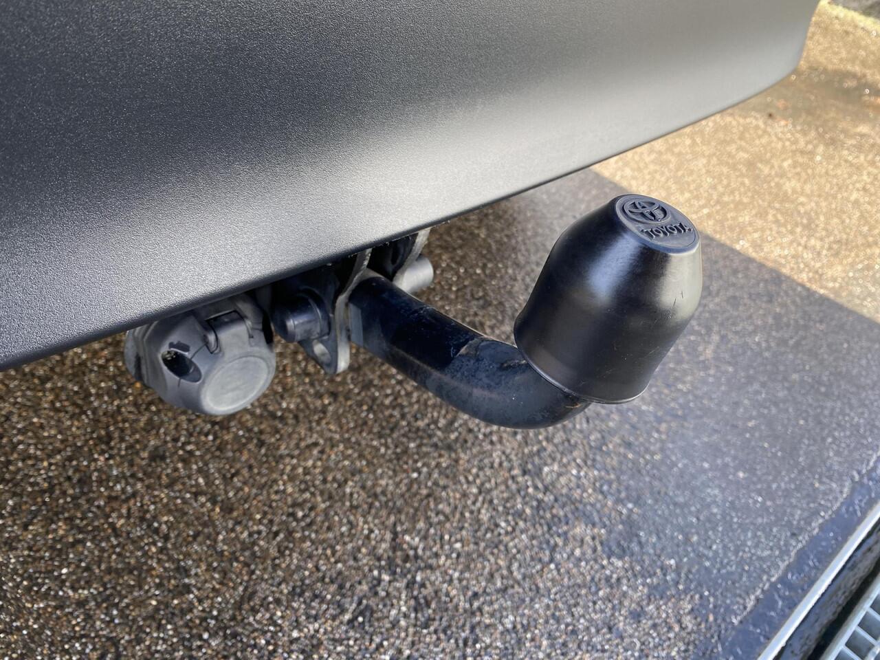 Toyota YARIS Cross 1.5 Hybrid First Edition Trekhaak, NL-auto, 1e eign. boekjes compleet, navigatie, Apple CarPlay/Android Auto, achteruitrij camera, keyless, nette auto!