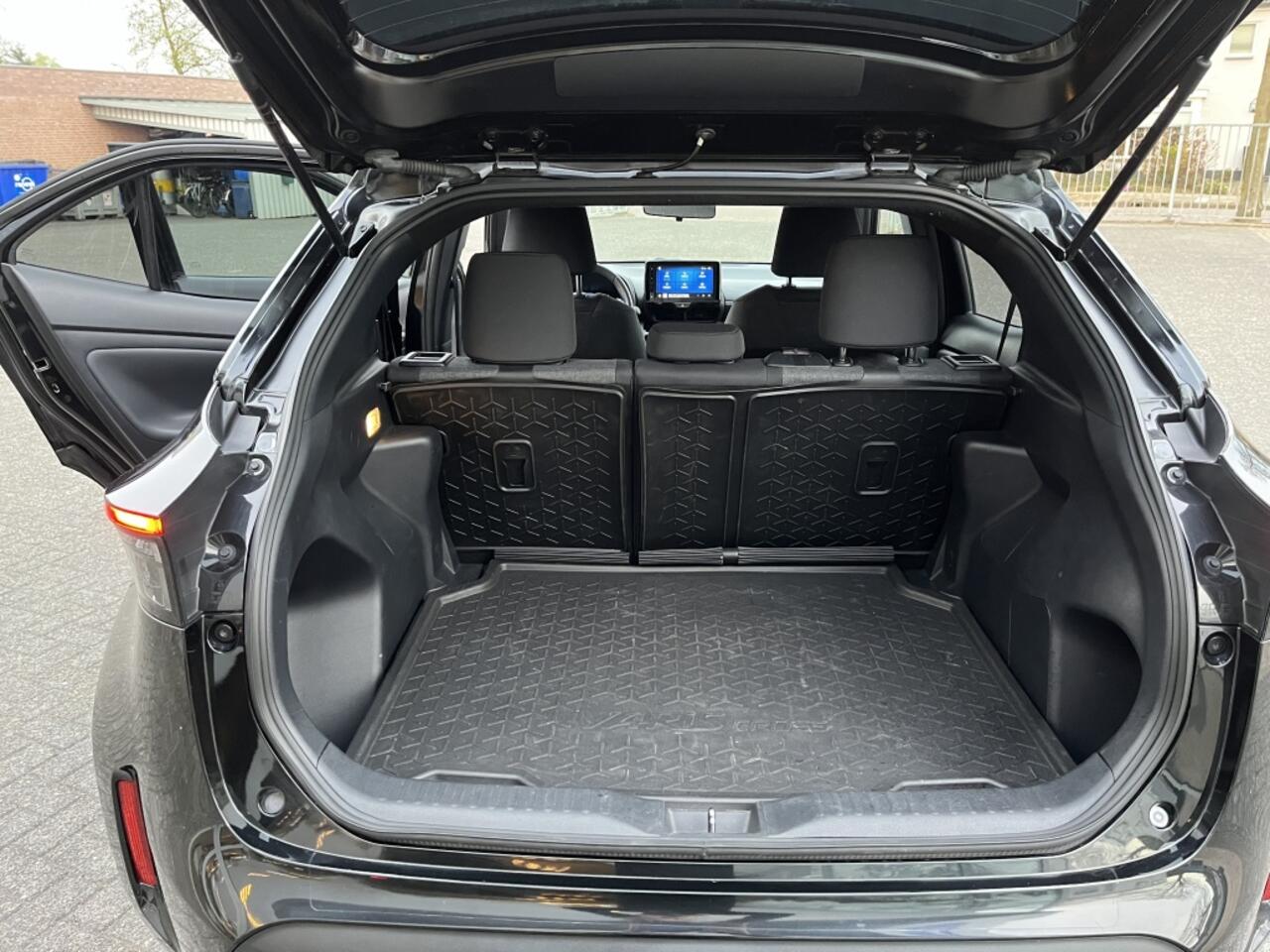 Toyota YARIS 1.5 Hybrid Dynamic | Ad. Cruise | Navi | Camera | Apple Carplay