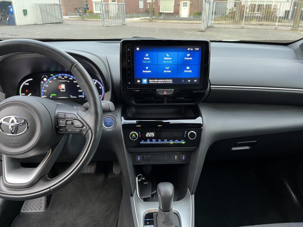 Toyota YARIS 1.5 Hybrid Dynamic | Ad. Cruise | Navi | Camera | Apple Carplay