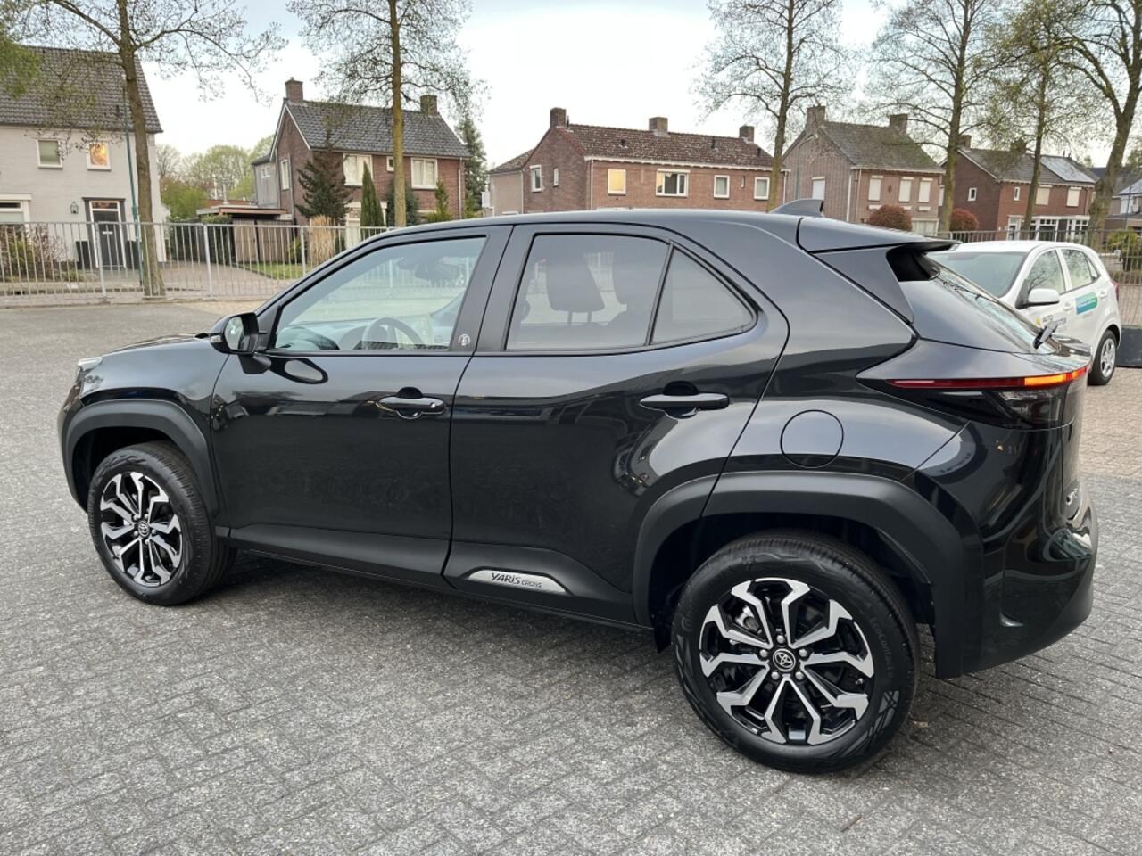 Toyota YARIS 1.5 Hybrid Dynamic | Ad. Cruise | Navi | Camera | Apple Carplay