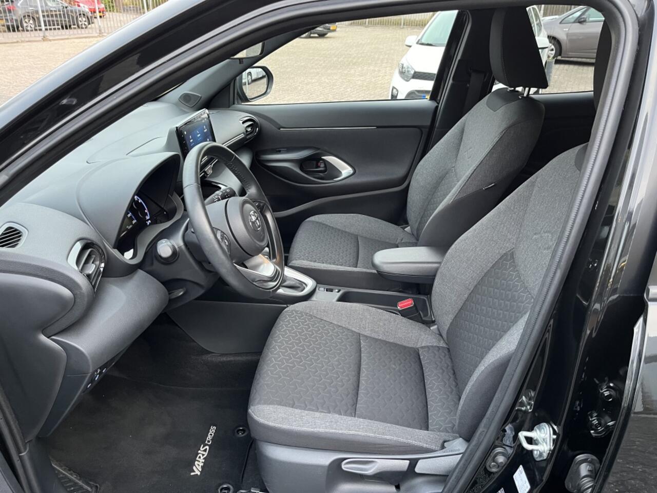 Toyota YARIS 1.5 Hybrid Dynamic | Ad. Cruise | Navi | Camera | Apple Carplay