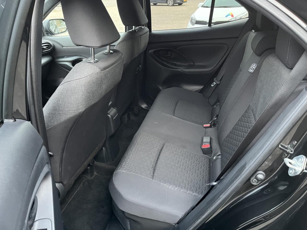 Toyota YARIS 1.5 Hybrid Dynamic | Ad. Cruise | Navi | Camera | Apple Carplay