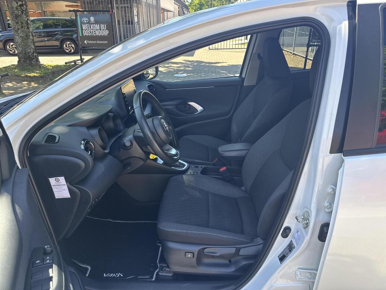 Toyota YARIS 1.5 Hybrid Dynamic | 06-10141018 Voor meer informatie