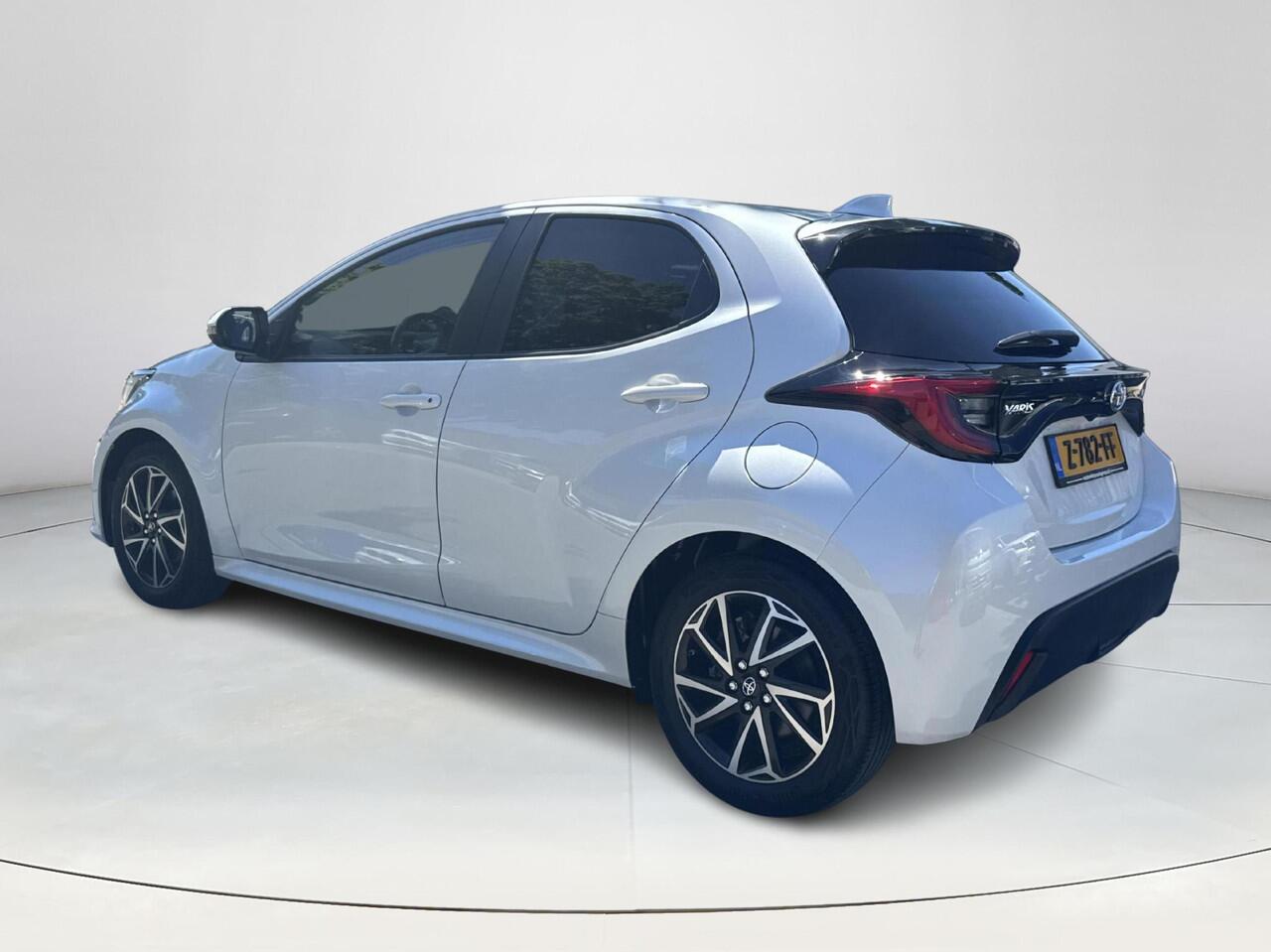 Toyota YARIS 1.5 Hybrid Dynamic | 06-10141018 Voor meer informatie