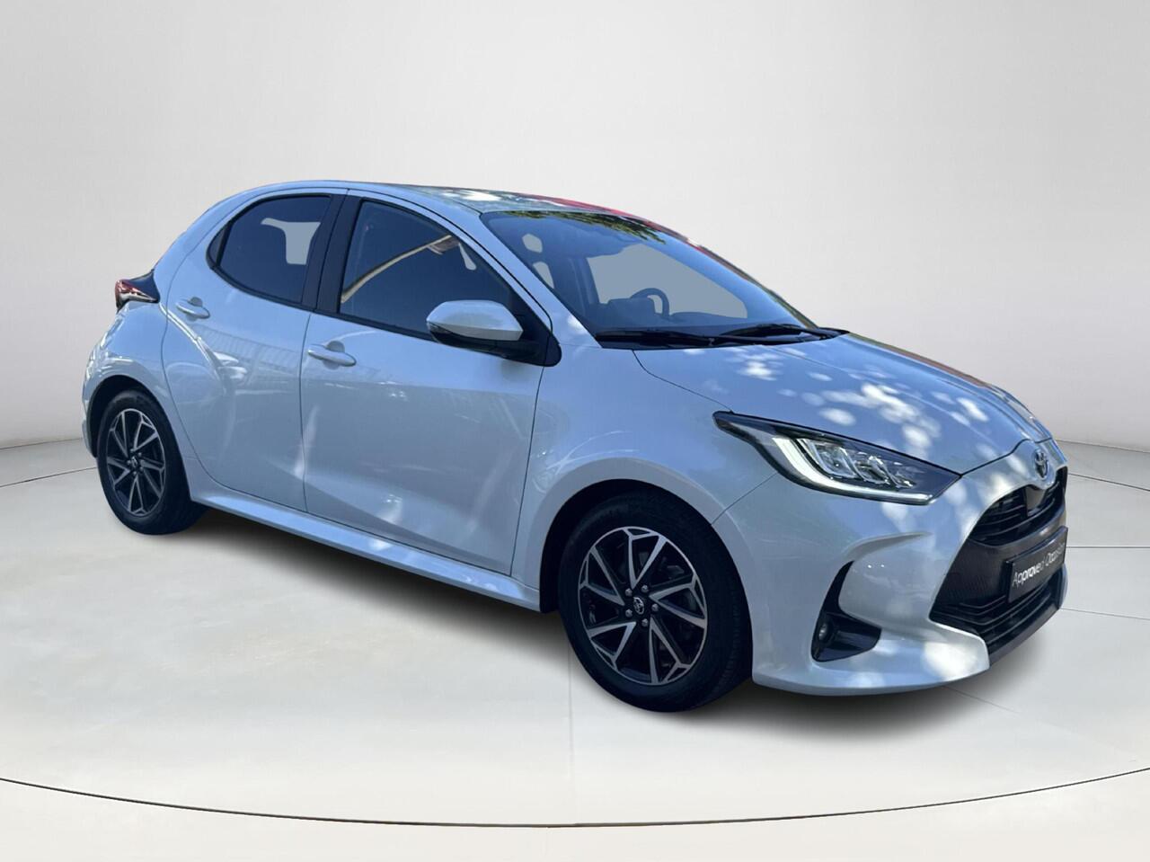 Toyota YARIS 1.5 Hybrid Dynamic | 06-10141018 Voor meer informatie