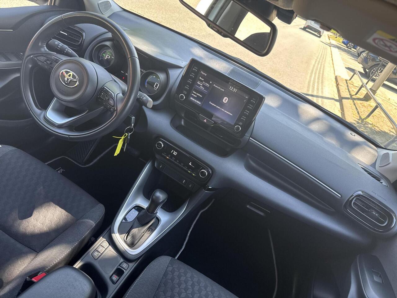 Toyota YARIS 1.5 Hybrid Dynamic | 06-10141018 Voor meer informatie