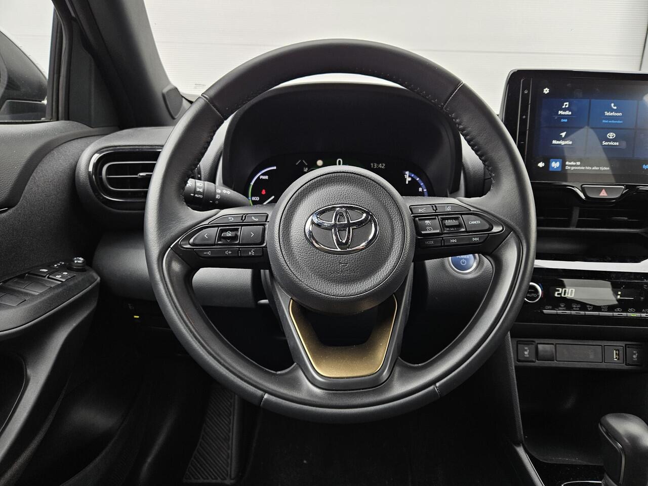 Toyota YARIS Cross 1.5 Hybrid Explore | Slechts 13.500 KM | Origineel NL | 1e eigenaar