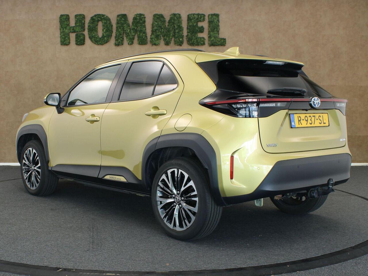 Toyota YARIS Cross 1.5 Hybrid Executive ORIGINEEL NEDERLANDSE AUTO - TREKHAAK 750KG GEREMD TREKGEWICHT - HEAD-UP DISPLAY - PARKEERSENSOREN VOOR EN ACHTER - JBL GELUIDSINSTALLATIE - STOEL VERWARMING - DRAADLOZE OPLADER - DODEHOEK DETECTIE