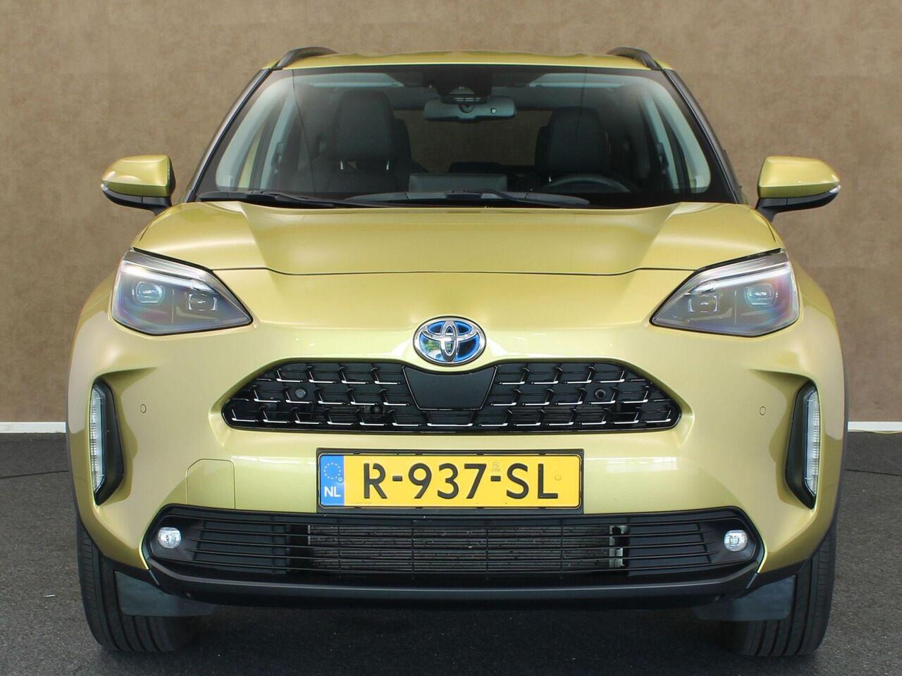 Toyota YARIS Cross 1.5 Hybrid Executive ORIGINEEL NEDERLANDSE AUTO - TREKHAAK 750KG GEREMD TREKGEWICHT - HEAD-UP DISPLAY - PARKEERSENSOREN VOOR EN ACHTER - JBL GELUIDSINSTALLATIE - STOEL VERWARMING - DRAADLOZE OPLADER - DODEHOEK DETECTIE