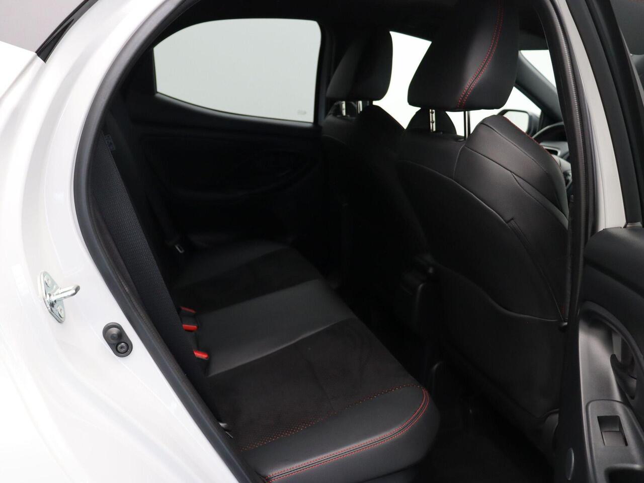 Toyota YARIS 1.5 Hybrid GR Sport | Full Led | Keyless Entry | Stoelverwarming | Dealeronderhouden |