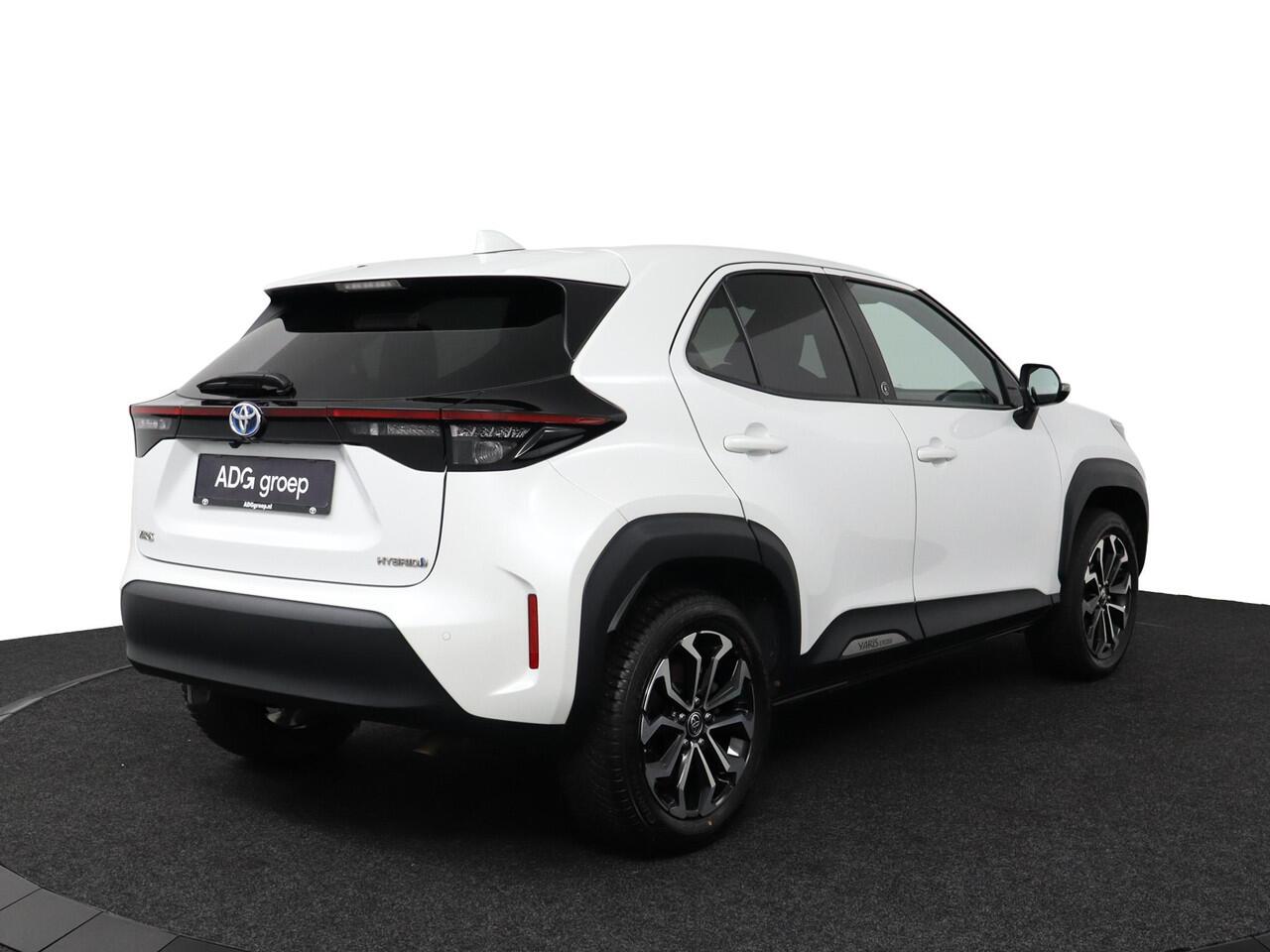 Toyota YARIS Cross 1.5 Hybrid Dynamic Limited | Navigatie | achterklep elektrisch | stoel/stuurverwarming |