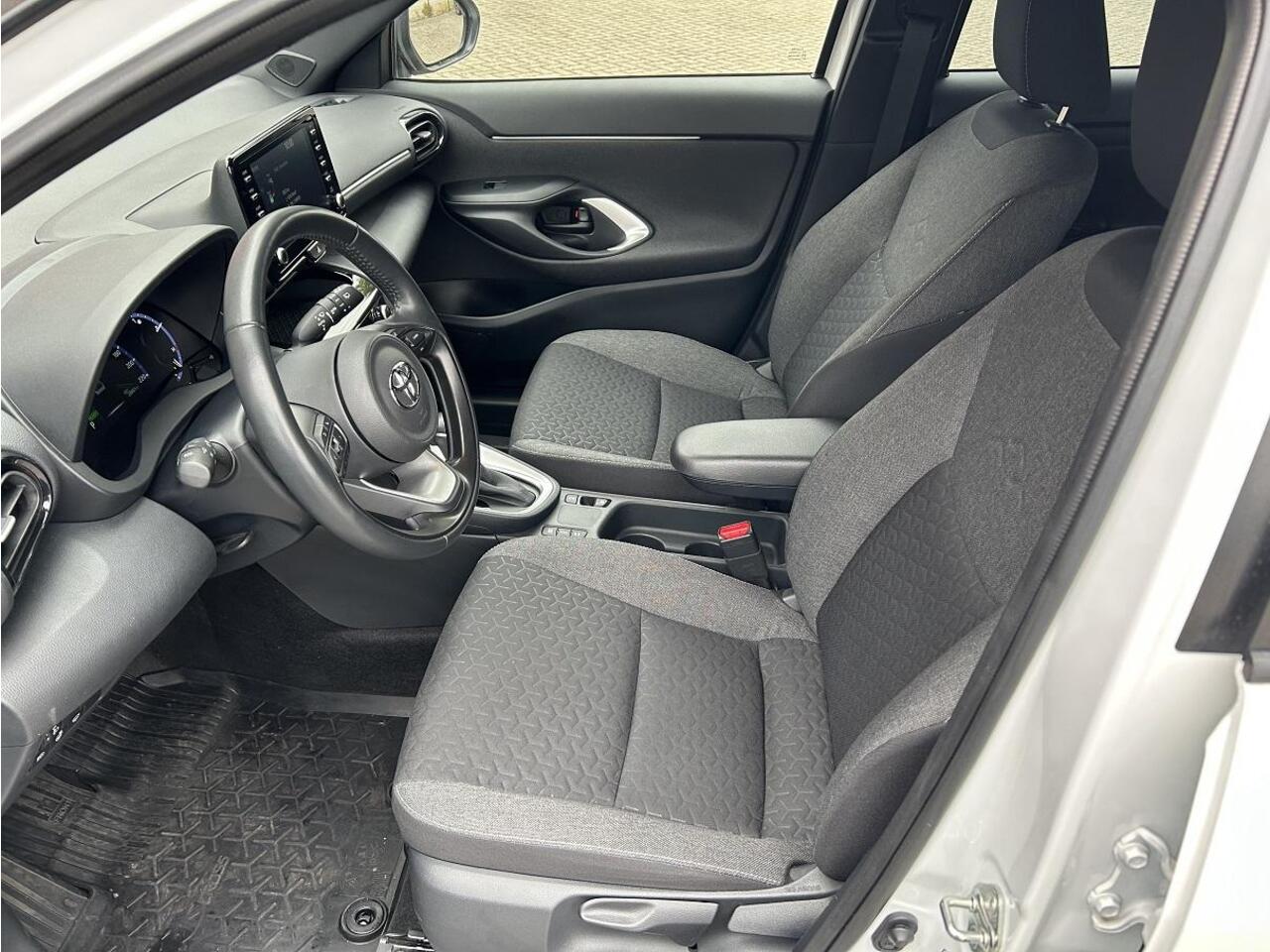 Toyota YARIS Cross 1.5 Hybrid Dynamic Edition l Rijklaar l Apple Carplay l Android Auto