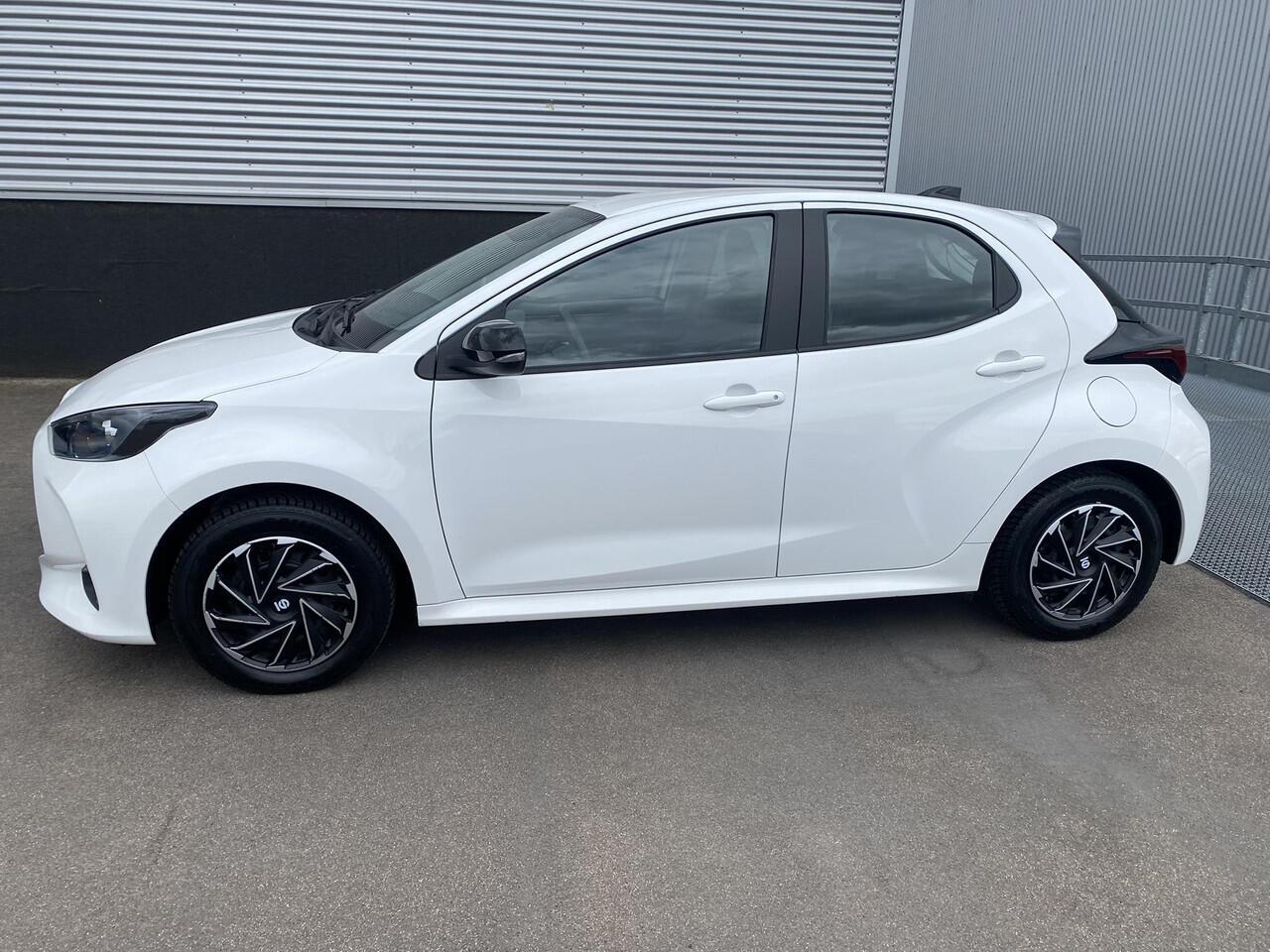 Toyota YARIS 1.5 Hybrid Active Apple CarPlay/Android Auto navigatie, achteruitrij camera, Adaptieve cruise control,