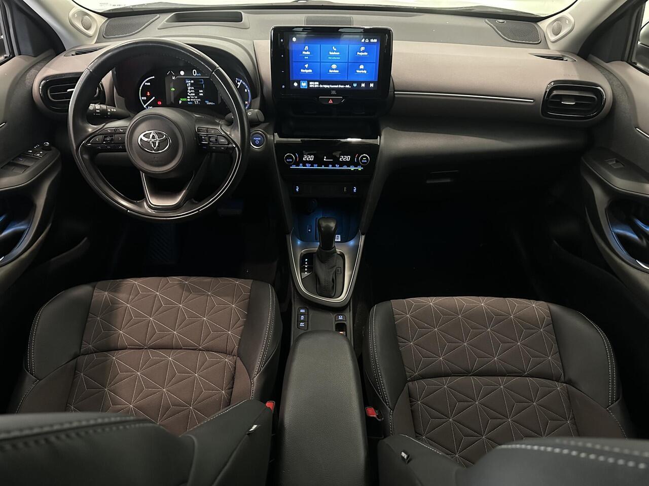 Toyota YARIS Cross 1.5 Hybrid Executive | Trekhaak | Navigatie | Climate Control | Cruise Control | Apple Carplay/Android Auto | Parkeersensoren voor, achter en achteruitrijcamera
