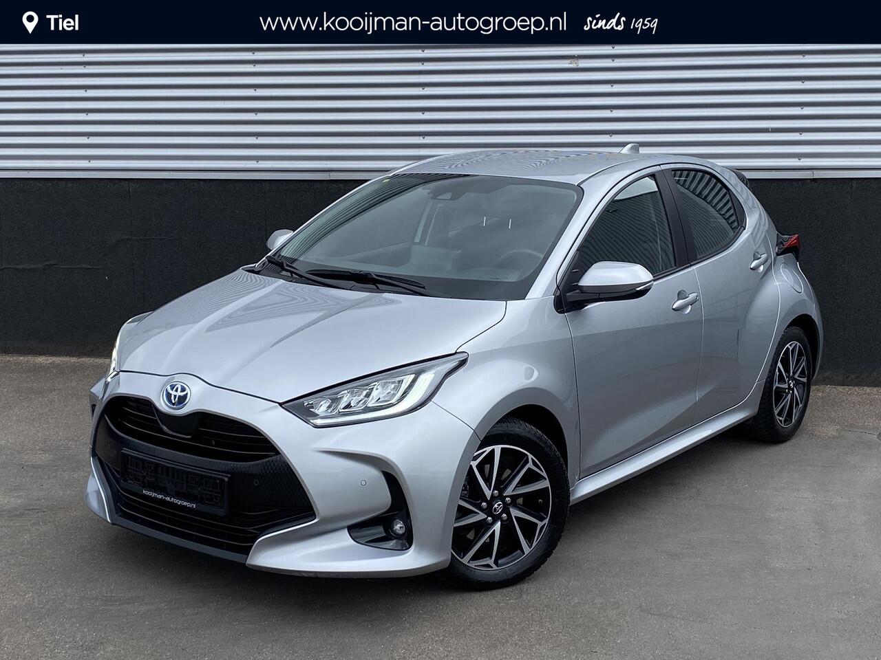 Toyota YARIS 1.5 Hybrid Dynamic Parkeersensoren voor + achter, Navigatie Apple CarPlay/Android Auto, achteruitrij camera, adaptieve cruise control, LED