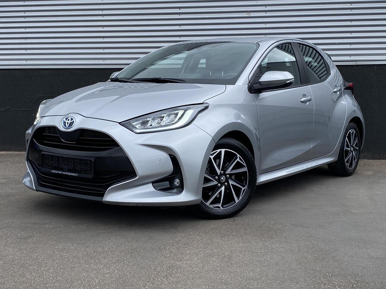Toyota YARIS 1.5 Hybrid Dynamic Parkeersensoren voor + achter, Navigatie Apple CarPlay/Android Auto, achteruitrij camera, adaptieve cruise control, LED