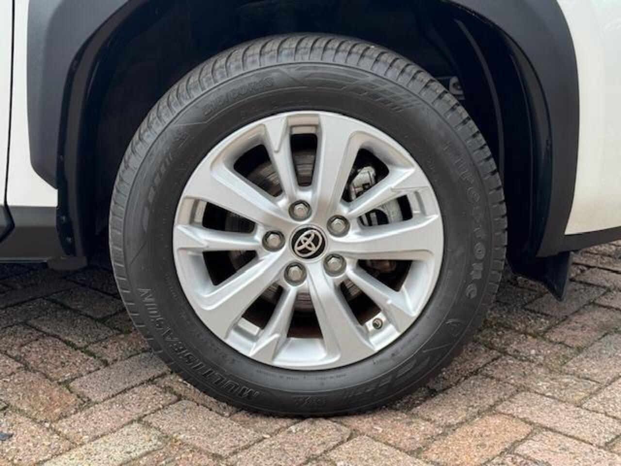 Toyota YARIS Cross 1.5 Hybrid Active I INCL. ¤ 850,00 AFL.KOSTEN + BOVAG GARANTIE