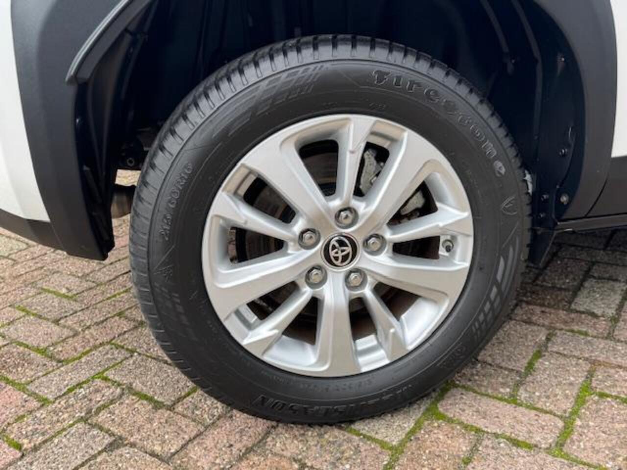 Toyota YARIS Cross 1.5 Hybrid Active I INCL. ¤ 850,00 AFL.KOSTEN + BOVAG GARANTIE