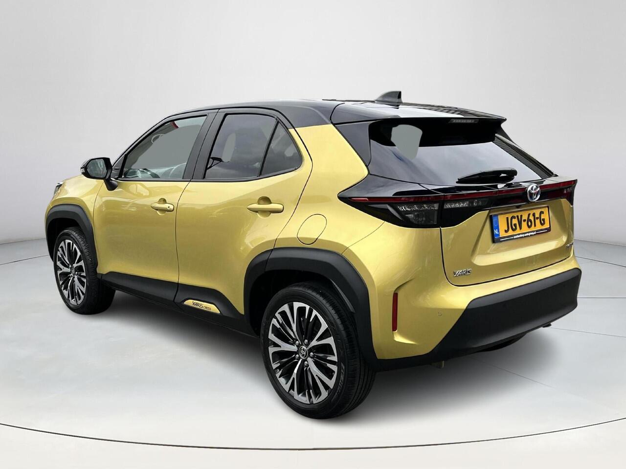 Toyota YARIS Cross 1.5 Hybrid Executive | JBL audio | Stoelverwarming | Head up display | 18 inch LM-velgen |