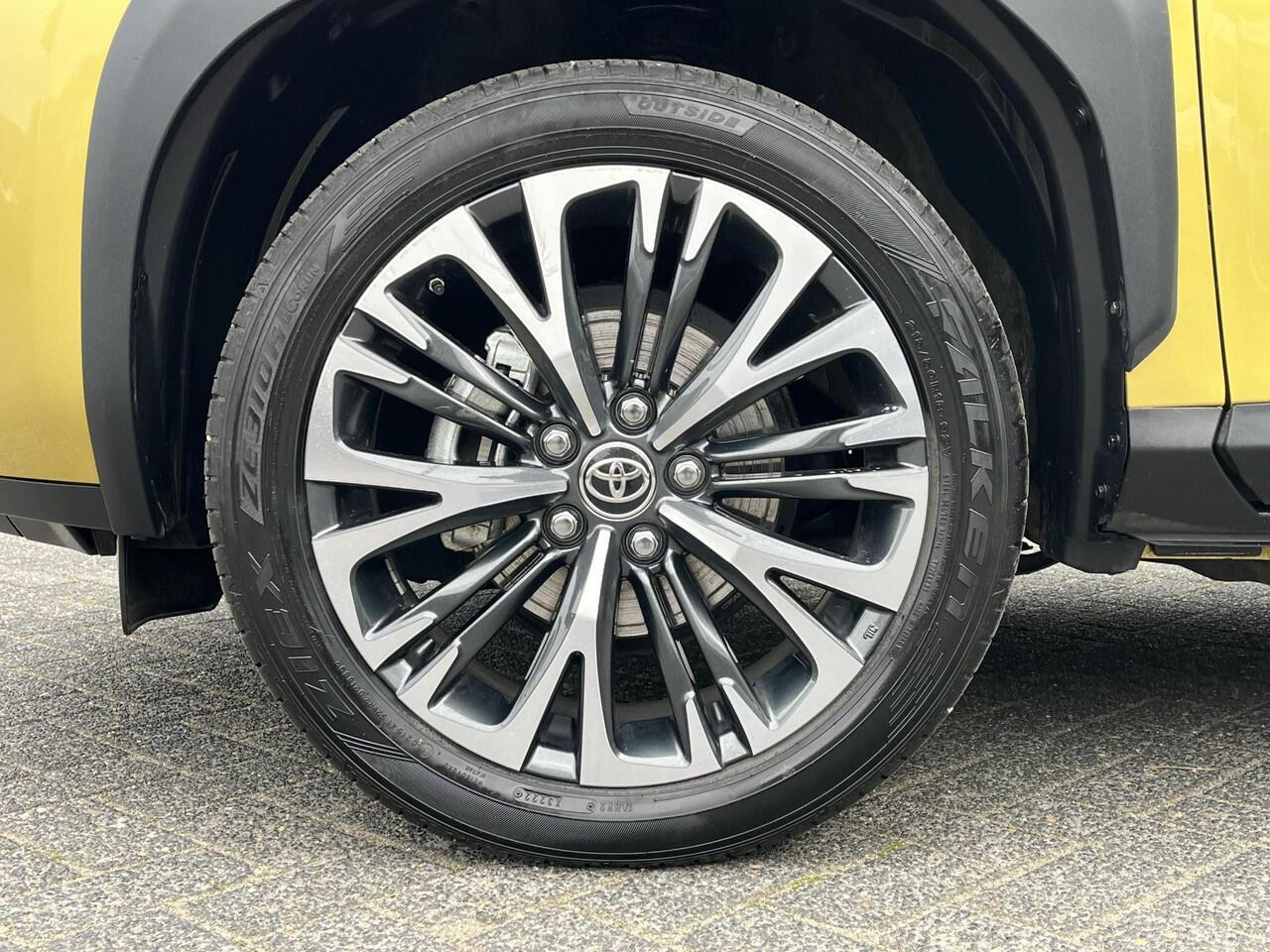 Toyota YARIS Cross 1.5 Hybrid Executive | JBL audio | Stoelverwarming | Head up display | 18 inch LM-velgen |