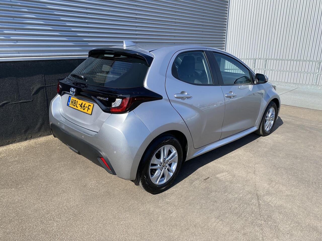 Toyota YARIS 1.5 Hybrid Business Plus Parkeersensoren voor + achter, Stoelverwarming, Apple carplay en/of Android auto navigatie, Adaptieve cruise control, Climate control, Achteruitrijcamera, BTW-auto