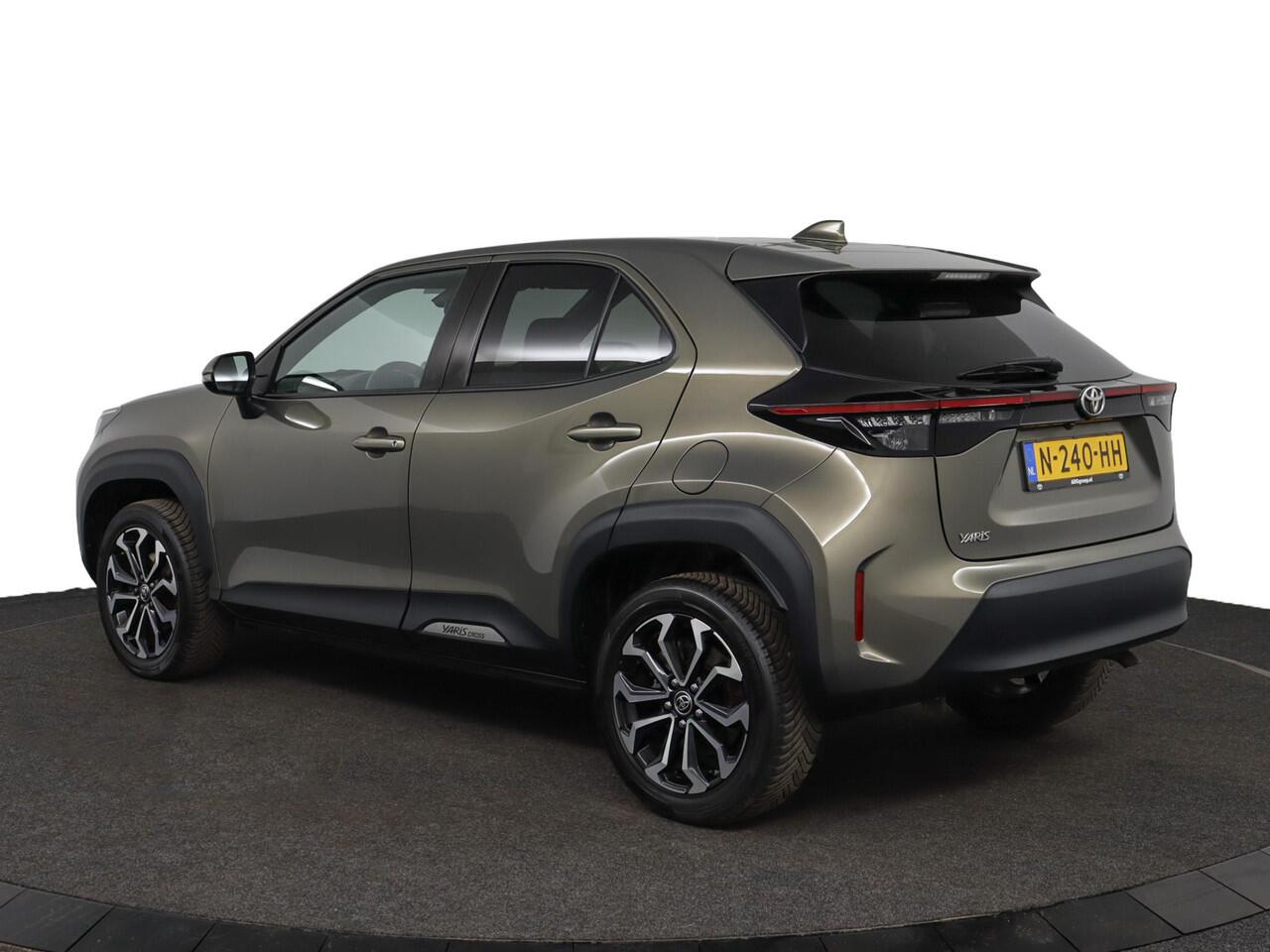 Toyota YARIS Cross 1.5 VVT-I First Edition | 1350kg. trekgewicht | Keyless | ACC |