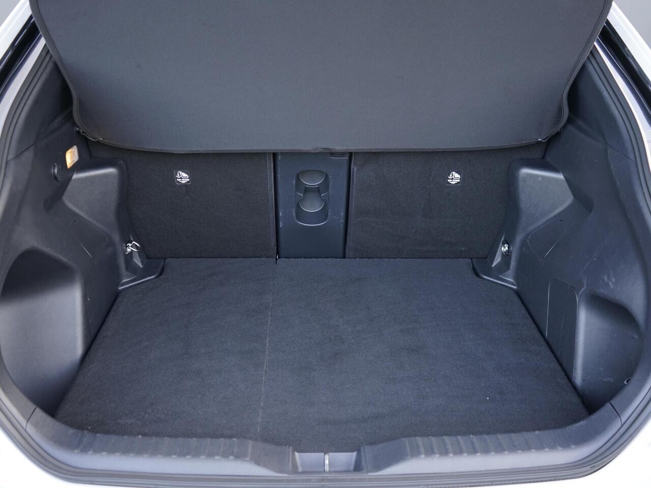 Toyota YARIS Cross 1.5 Hybrid 130 GR Sport 1ste eigenaar / Dealer onderhouden / Two-Tone / Leder / Keyless / Nav / Camera