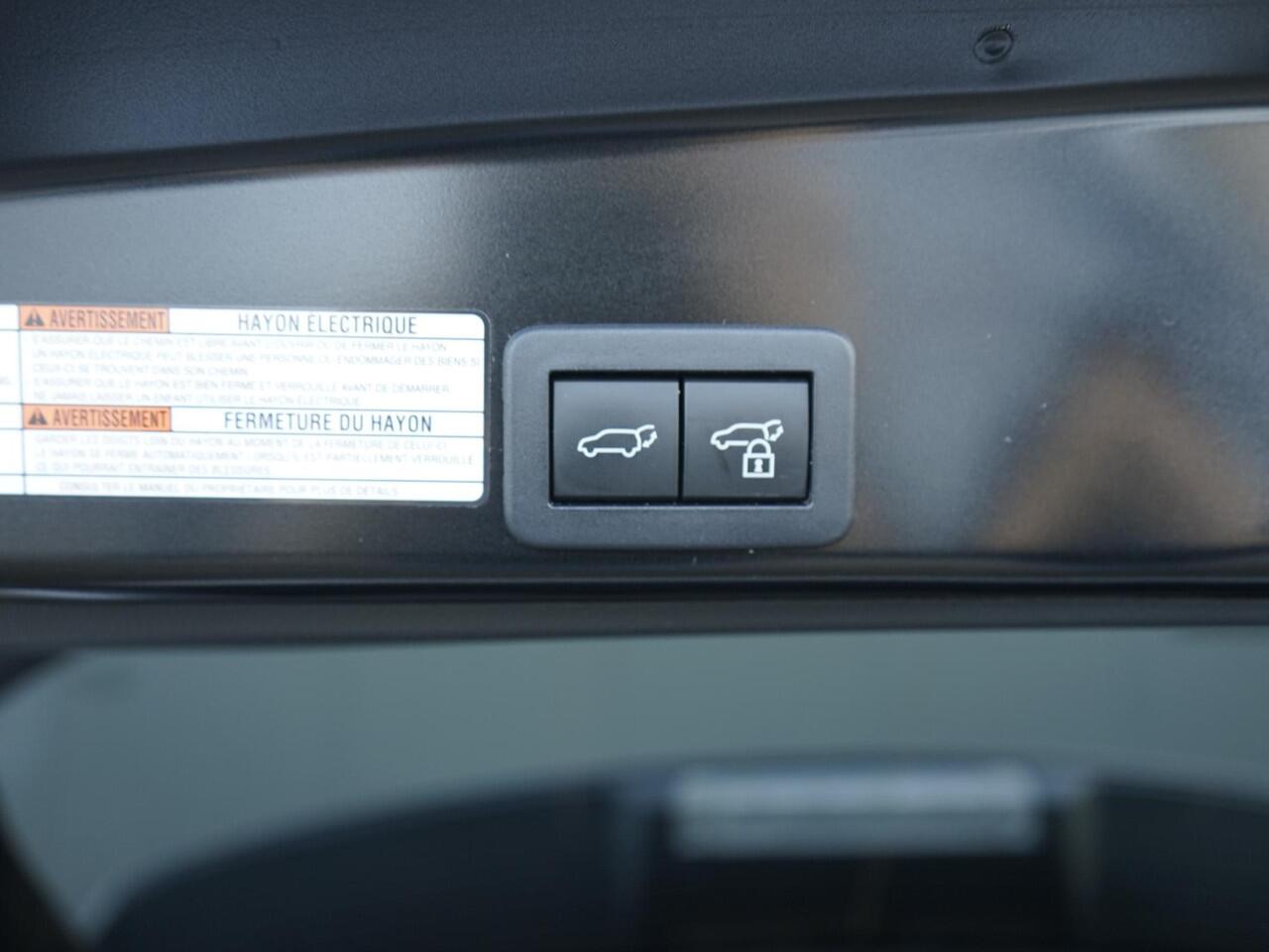 Toyota YARIS Cross 1.5 Hybrid 130 GR Sport 1ste eigenaar / Dealer onderhouden / Two-Tone / Leder / Keyless / Nav / Camera