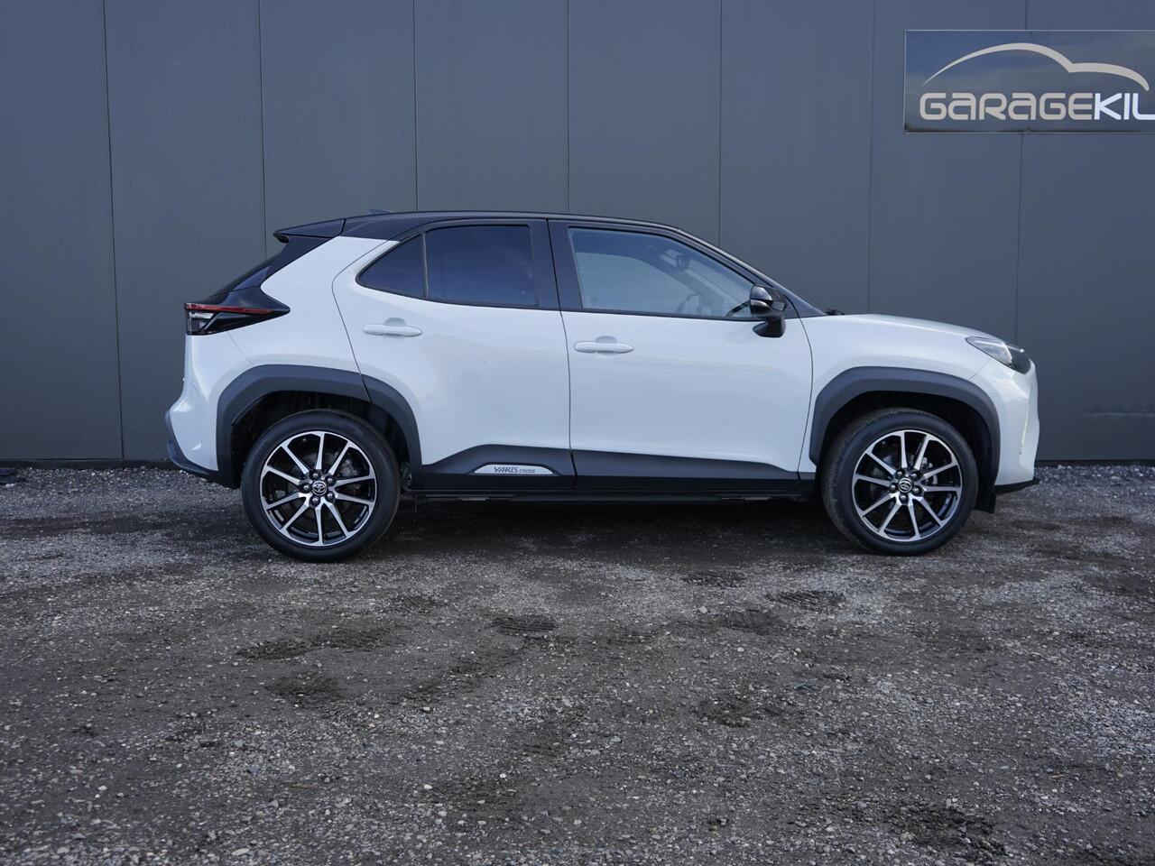 Toyota YARIS Cross 1.5 Hybrid 130 GR Sport 1ste eigenaar / Dealer onderhouden / Two-Tone / Leder / Keyless / Nav / Camera