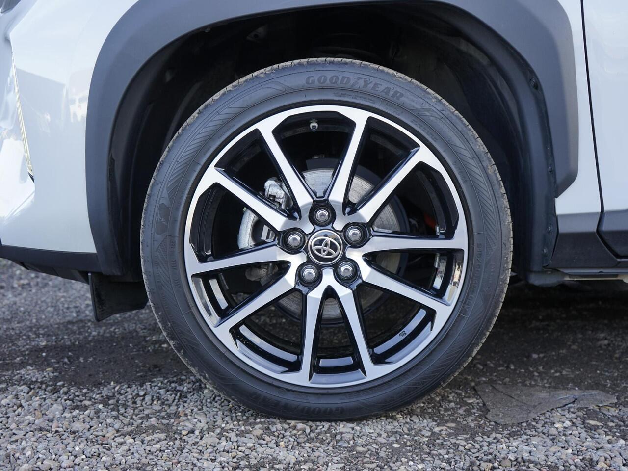 Toyota YARIS Cross 1.5 Hybrid 130 GR Sport 1ste eigenaar / Dealer onderhouden / Two-Tone / Leder / Keyless / Nav / Camera