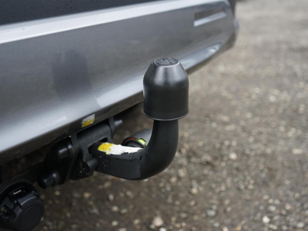 Toyota YARIS Cross 1.5 Hybrid Adventure 1ste eigenaar / AWD / Dealer onderh. / Privacy glass / Keyless / Camera / Half leer / Trekhaak