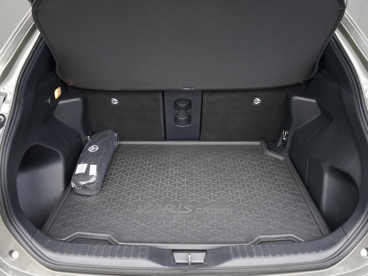 Toyota YARIS Cross 1.5 Hybrid Adventure 1ste eigenaar / AWD / Dealer onderh. / Privacy glass / Keyless / Camera / Half leer / Trekhaak