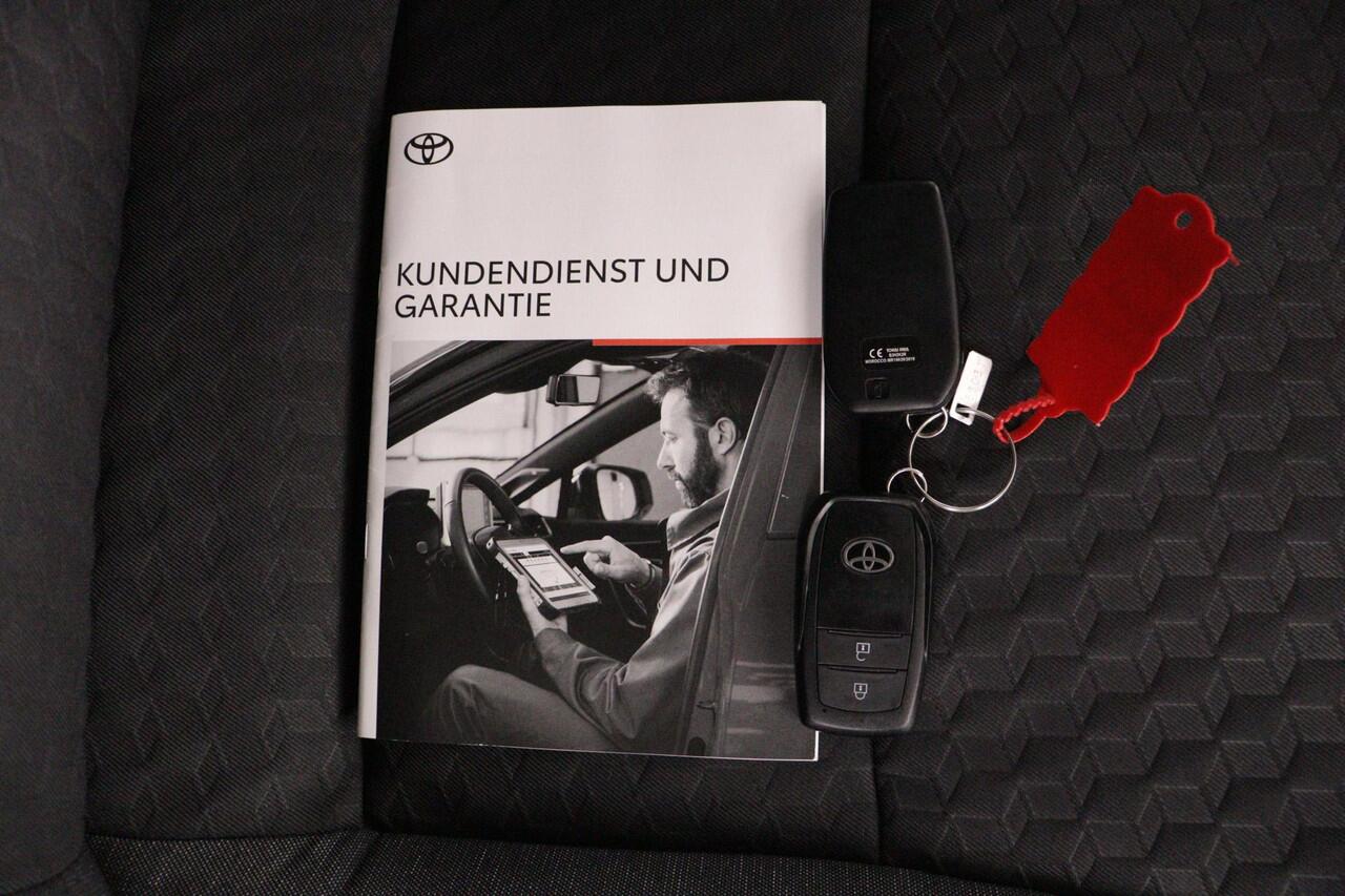 Toyota YARIS 1.5 Hybrid Executive Limited | Apple Carplay/Android auto | Stoelverwarming | Adaptieve Cruise Control | Parkeersensoren |