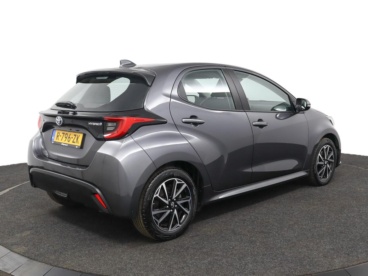 Toyota YARIS 1.5 Hybrid Dynamic Climate control | Adaptieve cruise control | Parkeercamera