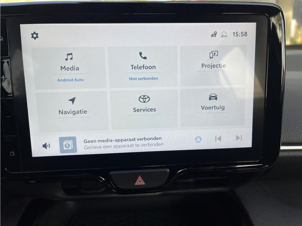 Toyota YARIS Cross 1.5 Hybrid Dynamic | Rijklaar | Stoel en stuurverwarming,| Draadloos telefoon laden