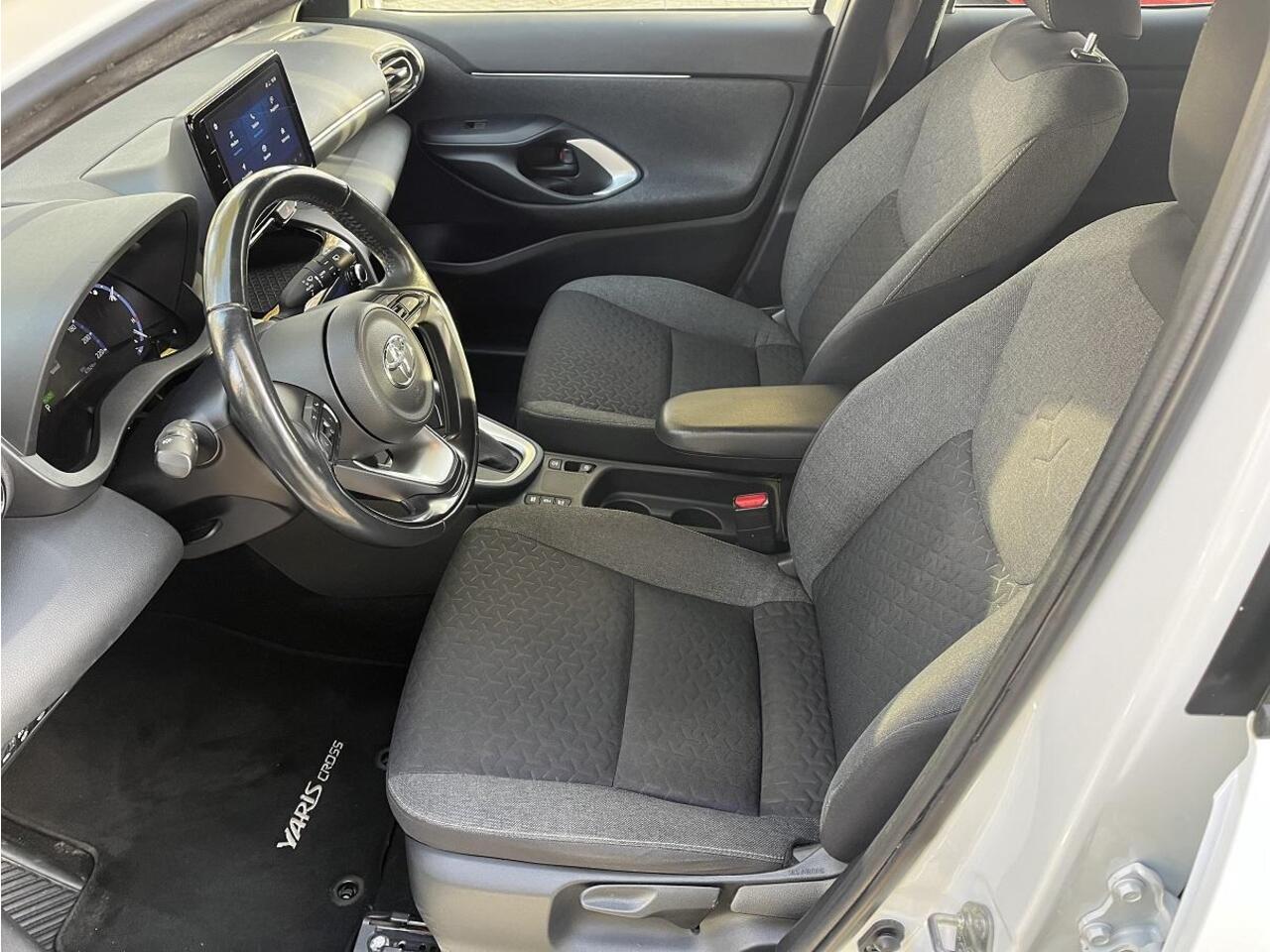 Toyota YARIS Cross 1.5 Hybrid Dynamic | Rijklaar | Stoel en stuurverwarming,| Draadloos telefoon laden