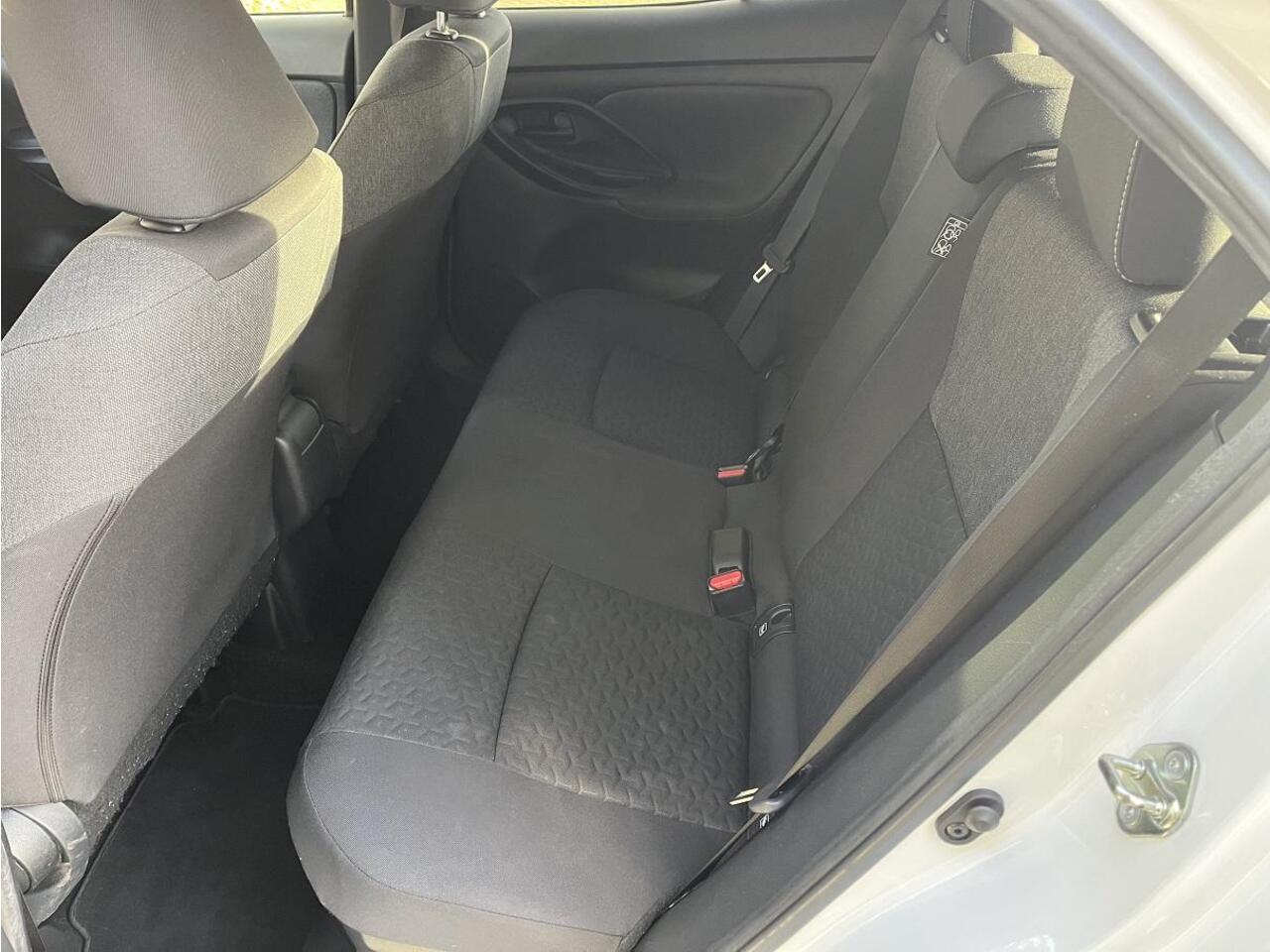 Toyota YARIS Cross 1.5 Hybrid Dynamic | Rijklaar | Stoel en stuurverwarming,| Draadloos telefoon laden