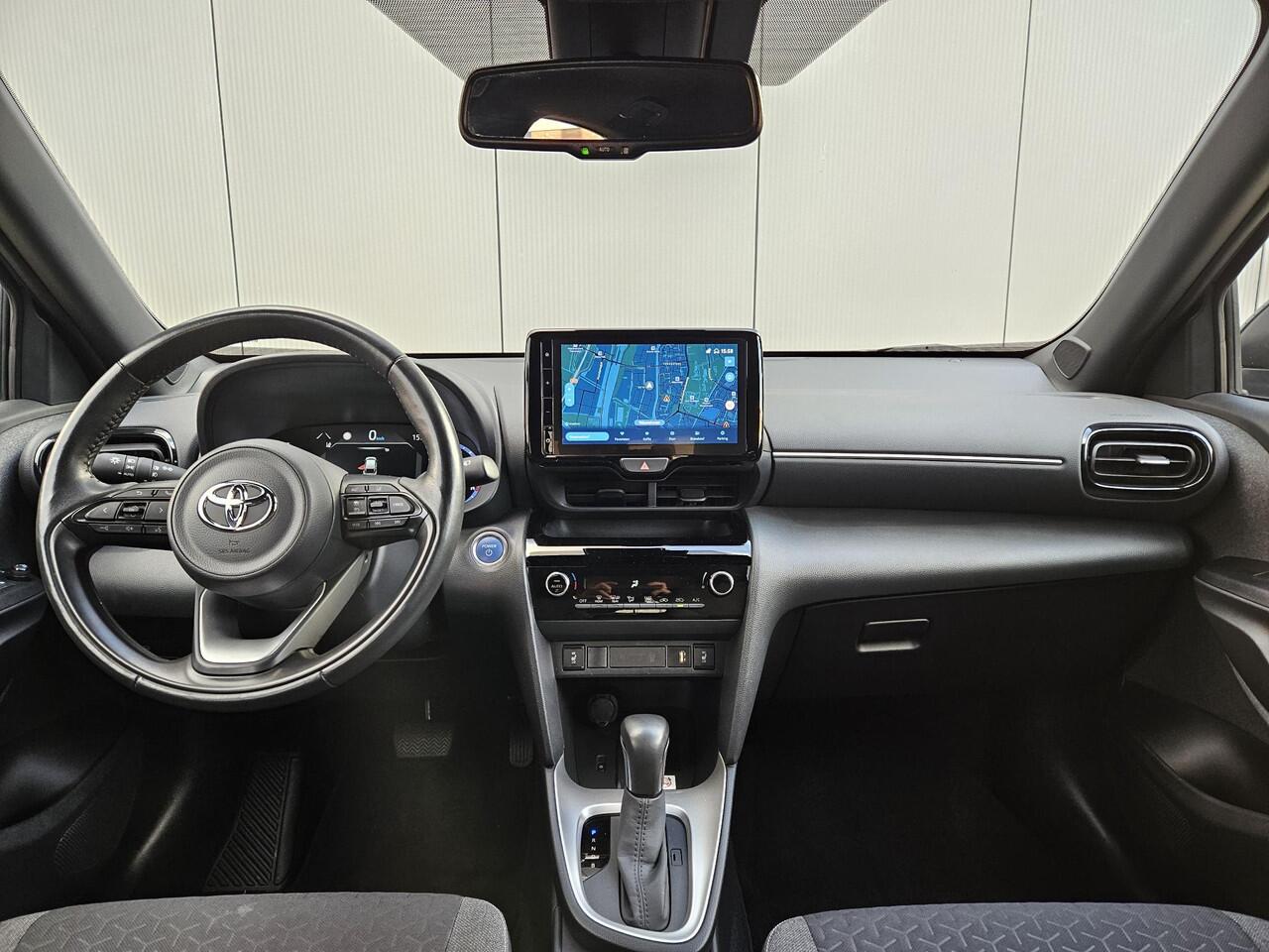 Toyota YARIS Cross 1.5 Hybrid Dynamic | Comfort Pack | parkeersensoren | Dode Hoek Detectie | Verwarmde Ruit Stuur Stoelen|