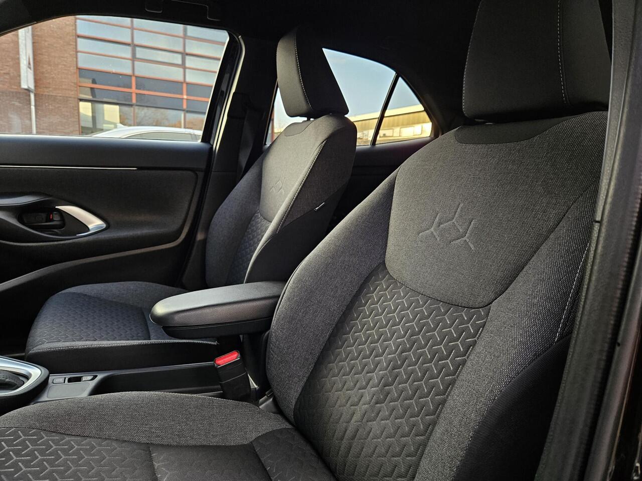 Toyota YARIS Cross 1.5 Hybrid Dynamic | Comfort Pack | parkeersensoren | Dode Hoek Detectie | Verwarmde Ruit Stuur Stoelen|