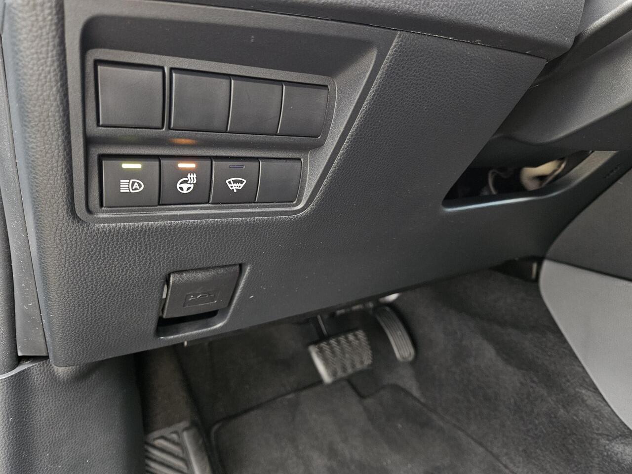 Toyota YARIS Cross 1.5 Hybrid Dynamic | Comfort Pack | parkeersensoren | Dode Hoek Detectie | Verwarmde Ruit Stuur Stoelen|