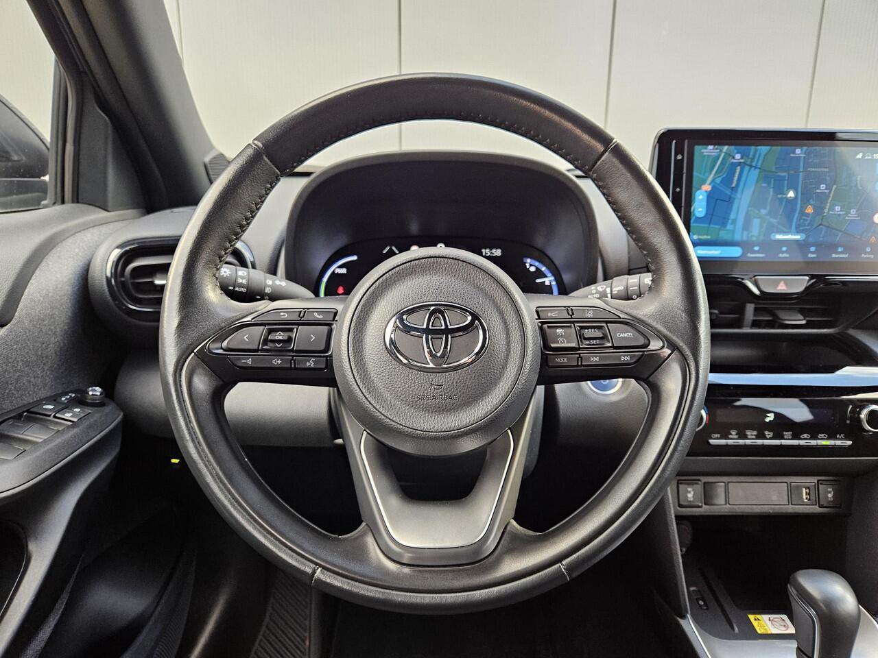 Toyota YARIS Cross 1.5 Hybrid Dynamic | Comfort Pack | parkeersensoren | Dode Hoek Detectie | Verwarmde Ruit Stuur Stoelen|