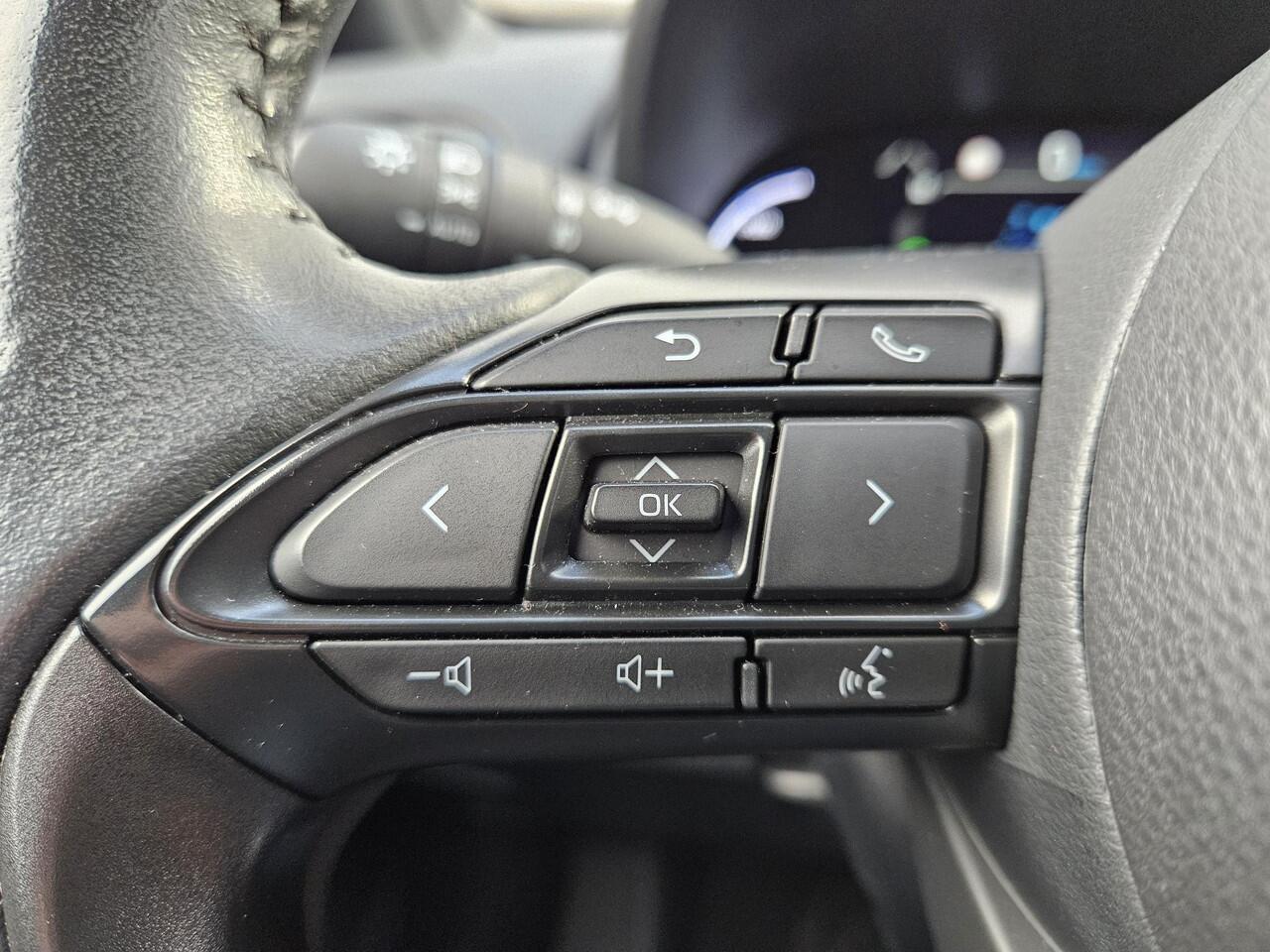 Toyota YARIS Cross 1.5 Hybrid Dynamic | Comfort Pack | parkeersensoren | Dode Hoek Detectie | Verwarmde Ruit Stuur Stoelen|