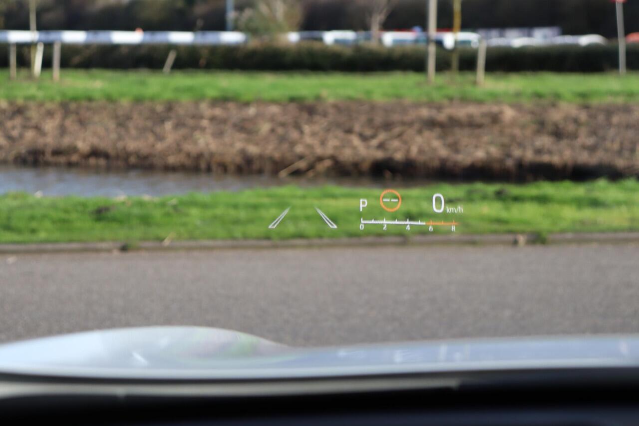 Toyota YARIS Cross 1.5 Hybrid Adventure, HUD, BSM, Parkeersensoren Apple Carplay, Android auto, DAB, Navi