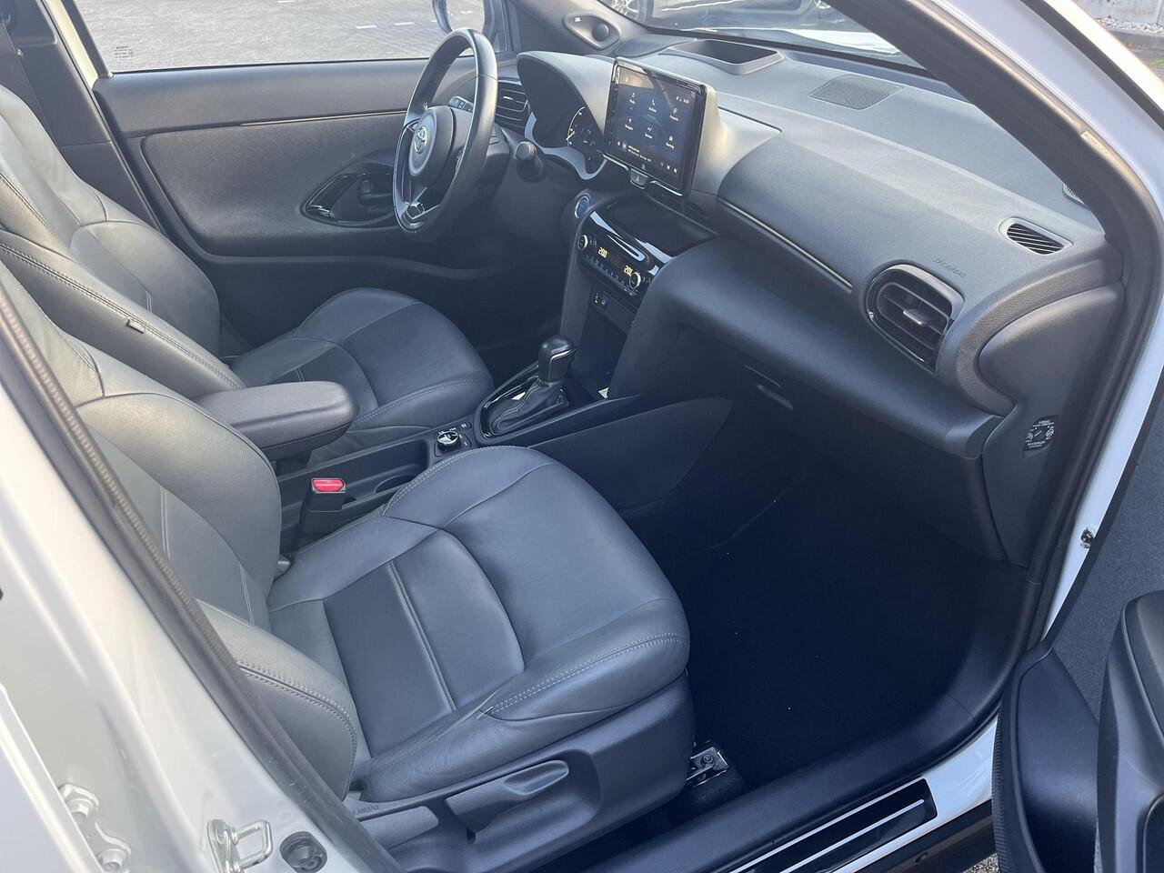 Toyota YARIS Cross 1.5 Hybrid Adventure 4WD | Navigatie | Apple CarPlay/Android auto | Achteruitrijcamera | Trekhaak