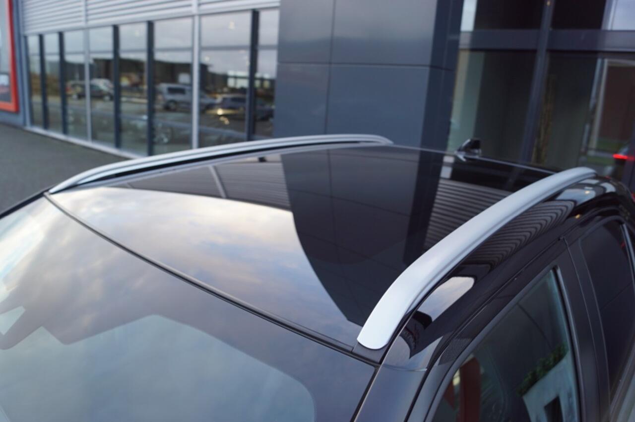 Toyota YARIS 1.5 Hybrid Adventure / Panodak / Trekhaak afnb./ Camera /Elektr. A-Klep/ Head-up