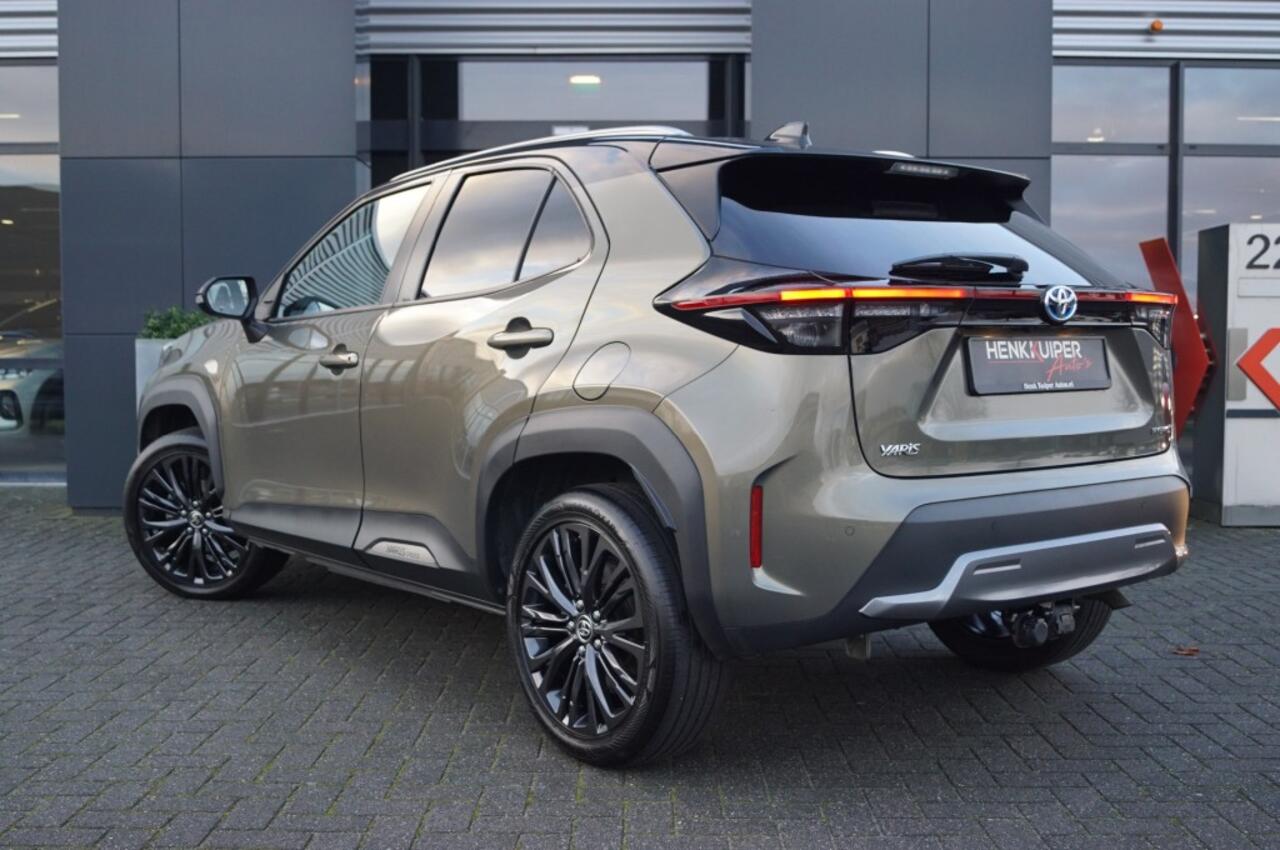 Toyota YARIS 1.5 Hybrid Adventure / Panodak / Trekhaak afnb./ Camera /Elektr. A-Klep/ Head-up