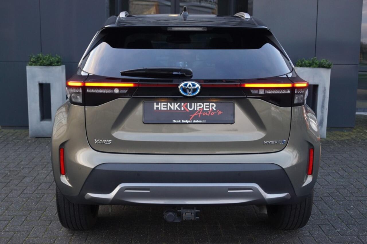 Toyota YARIS 1.5 Hybrid Adventure / Panodak / Trekhaak afnb./ Camera /Elektr. A-Klep/ Head-up