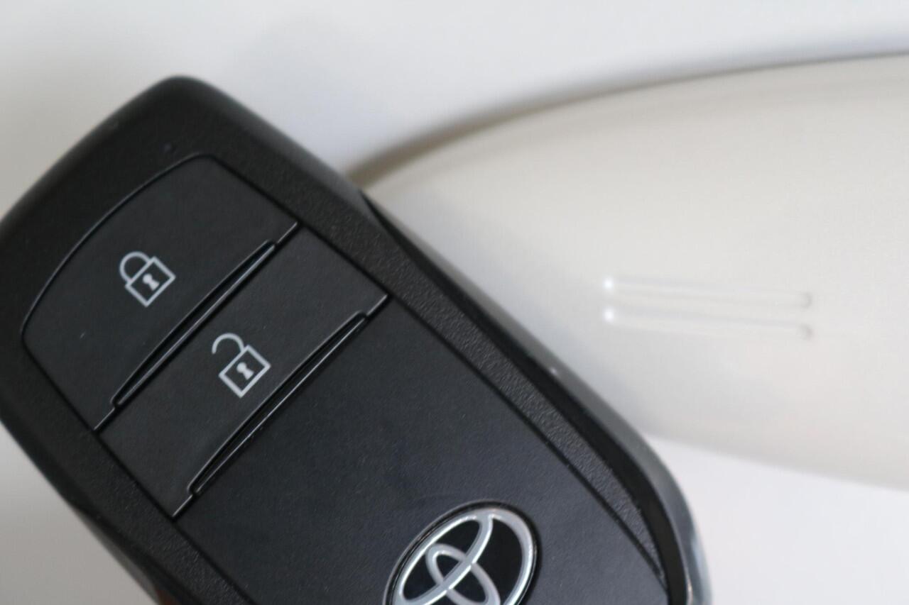 Toyota YARIS 1.5 Hybrid GR Sport, Parkeersensoren, Stuur & Stoelverwarming!