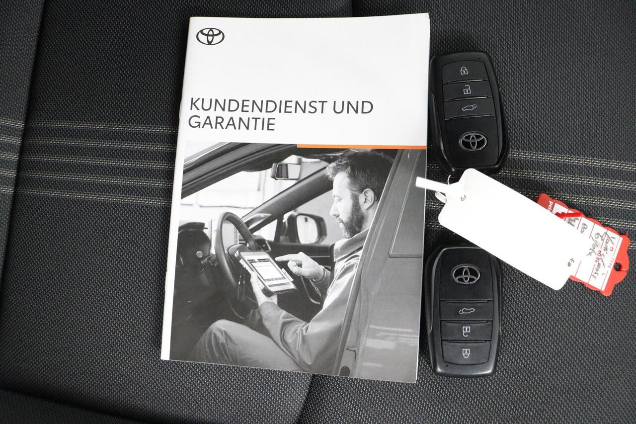 Toyota YARIS Cross 1.5 Hybrid Adventure AWD | Navigatie | Stoel + Stuurverwarming | Elektrische kofferklep | Trekhaak | JBL Audio |