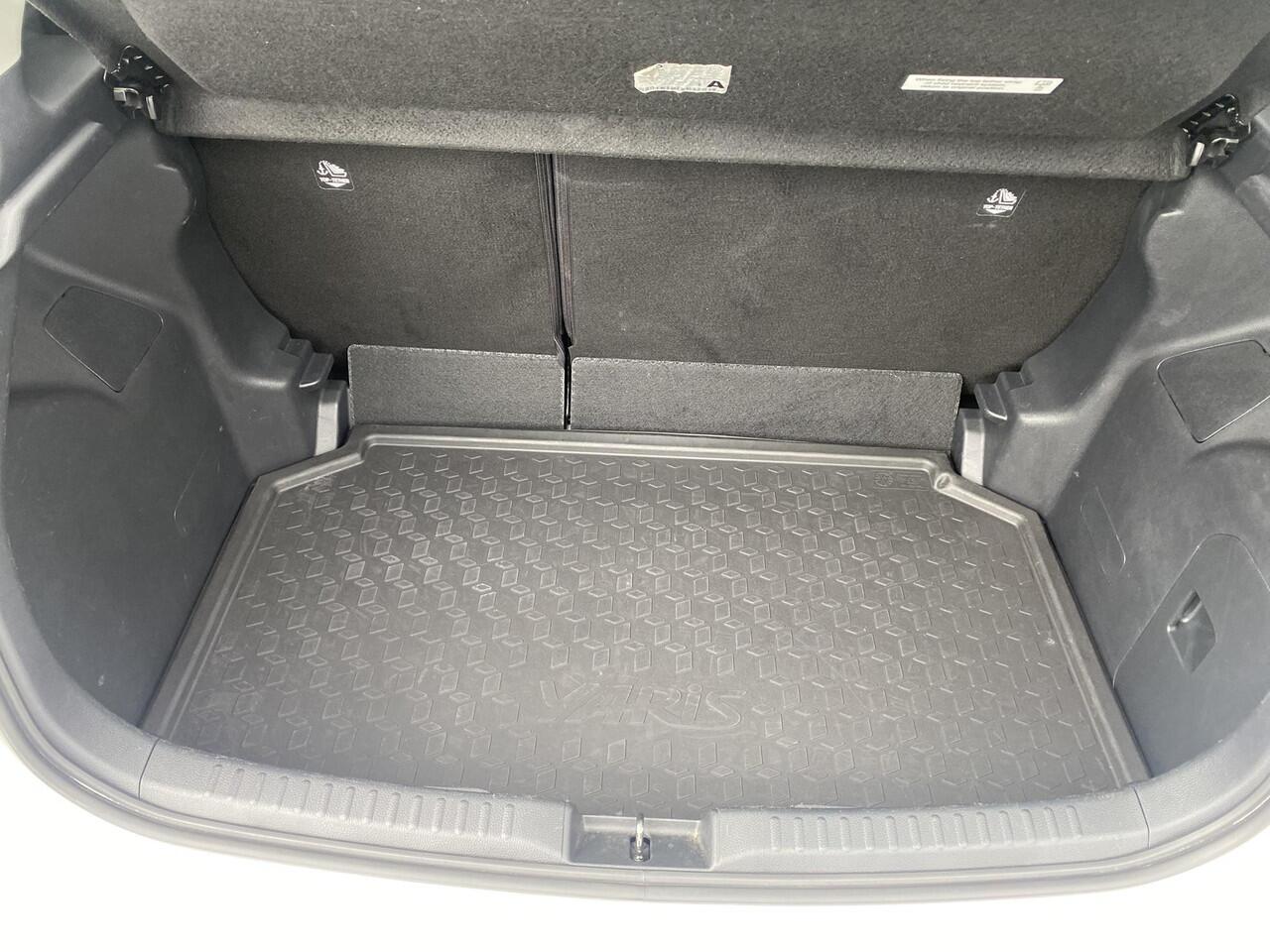 Toyota YARIS 1.5 Hybrid Active Apple CarPlay/Android Auto navigatie, achteruitrij camera, Adaptieve cruise control,